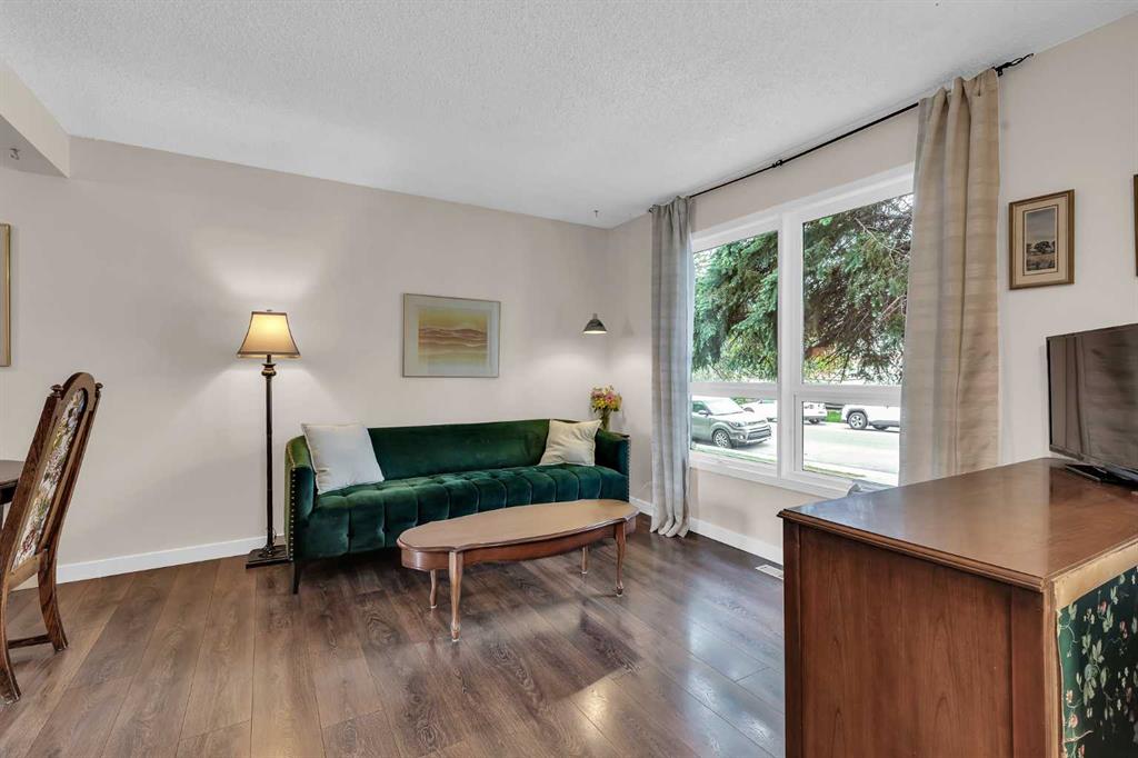 Fourth View of 54 Bermondsey Road NW, Beddington Heights, Calgary, Alberta, T3K 1V3