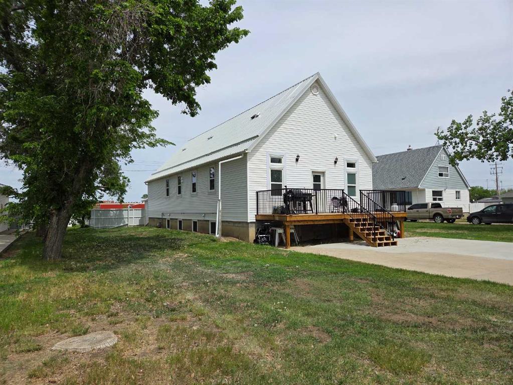 718 3 Avenue N, A2315577, Alberta,