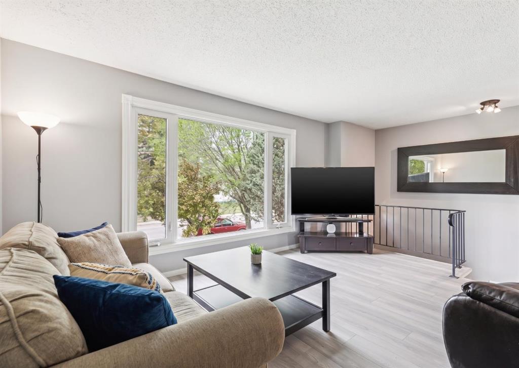 Third View of 7828 20A Street SE, Ogden, Calgary, Alberta, T2C 1Y5