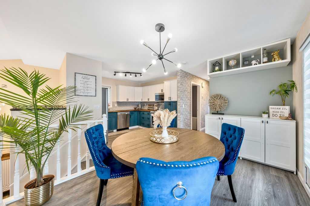 Third View of 5 Shawglen Court SW, Shawnessy, Calgary, Alberta, T2Y2R1