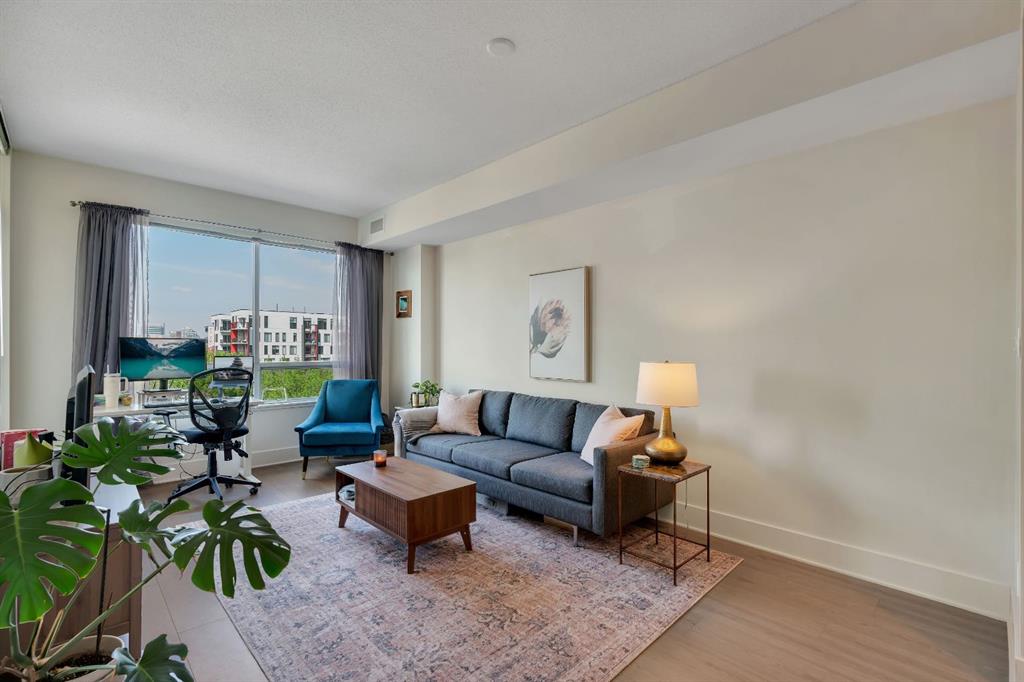 Third View of 412, 38 9 Street NE, Bridgeland/Riverside, Calgary, Alberta, T2E 7X9