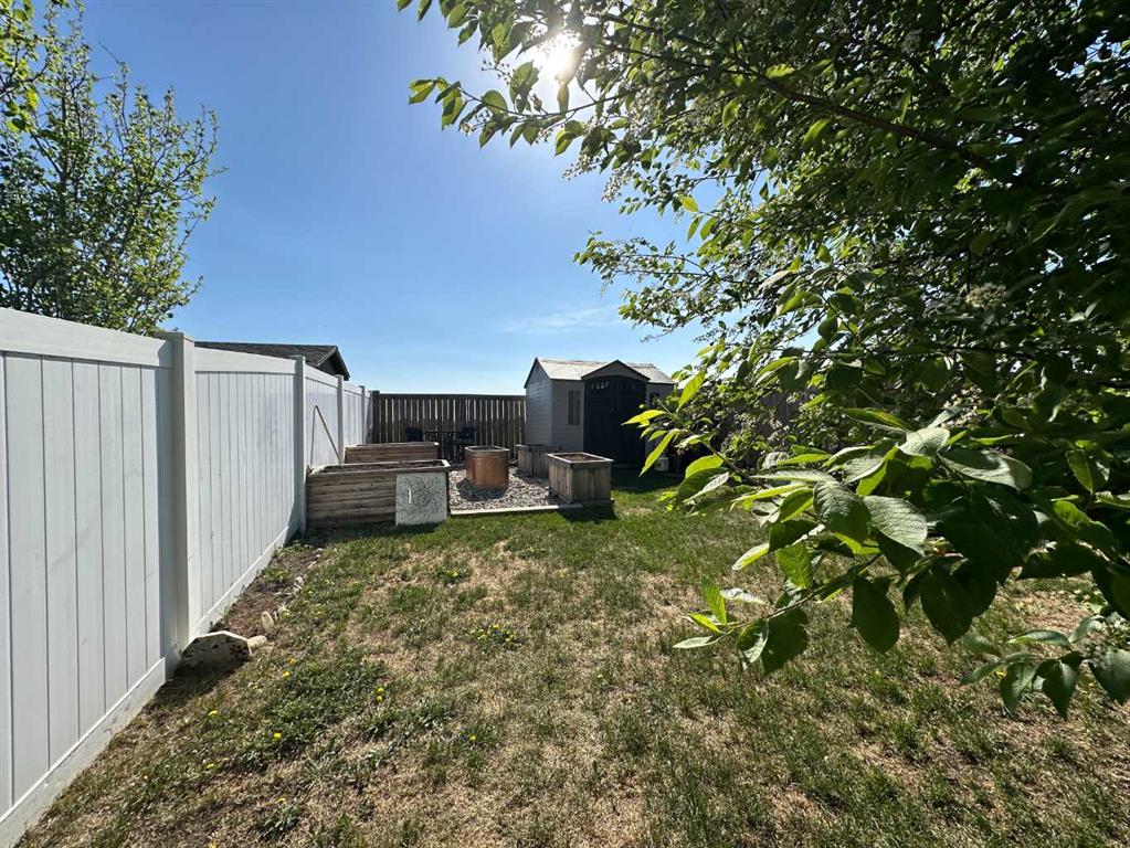 Third View of 6407 59 Street , Lucas Heights, Ponoka, Alberta, T4J 0A2