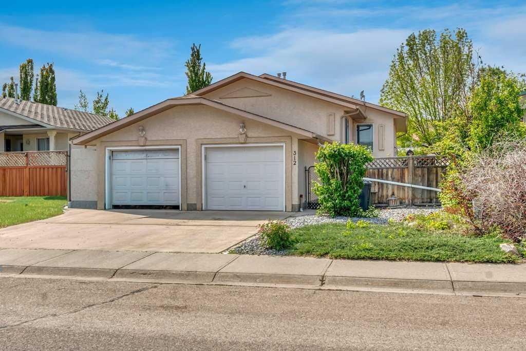 Main View of 312 Strathaven Drive , Strathaven, Strathmore, Alberta, T1P 1M2