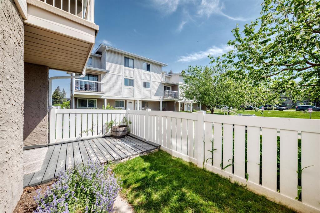 Fourth View of 46, 3015 51 Street SW, Glenbrook, Calgary, Alberta, T3E 6N5
