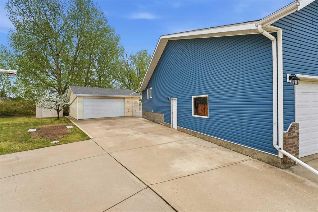 Third View of 18 Osmond Close , Oriole Park, Red Deer, Alberta, T4N 6Y1