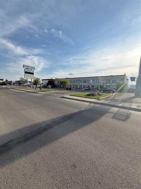 Second View of 2 & 3, 6782 50 Avenue , Normandeau, Red Deer, Alberta, T4N 3W7