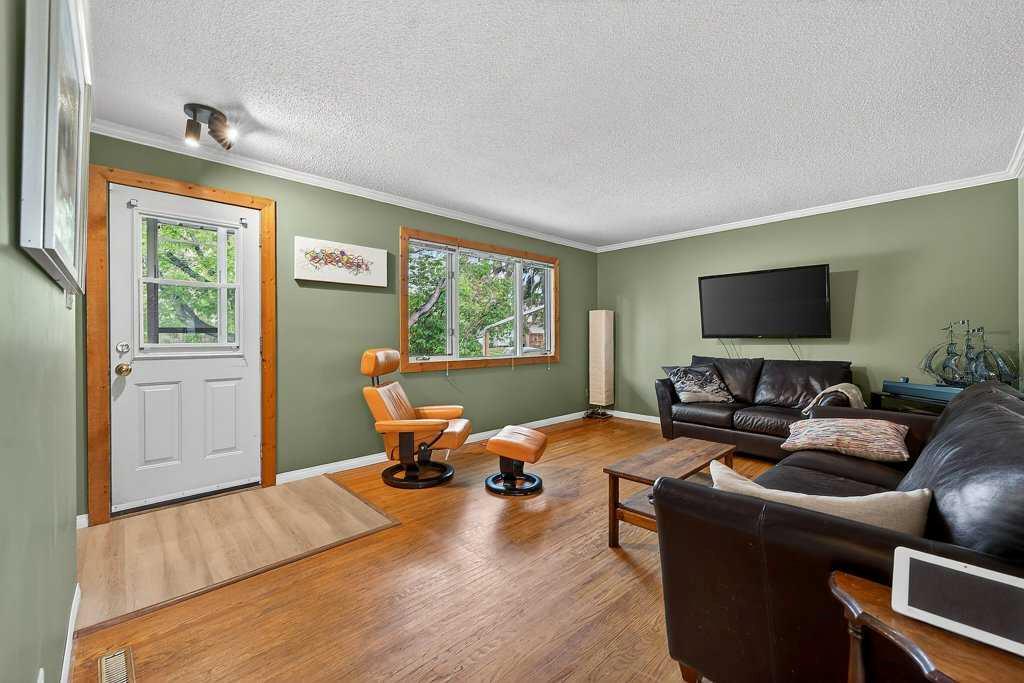 Third View of 1632 Robson Crescent SE, Albert Park/Radisson Heights, Calgary, Alberta, T2A 1Y7