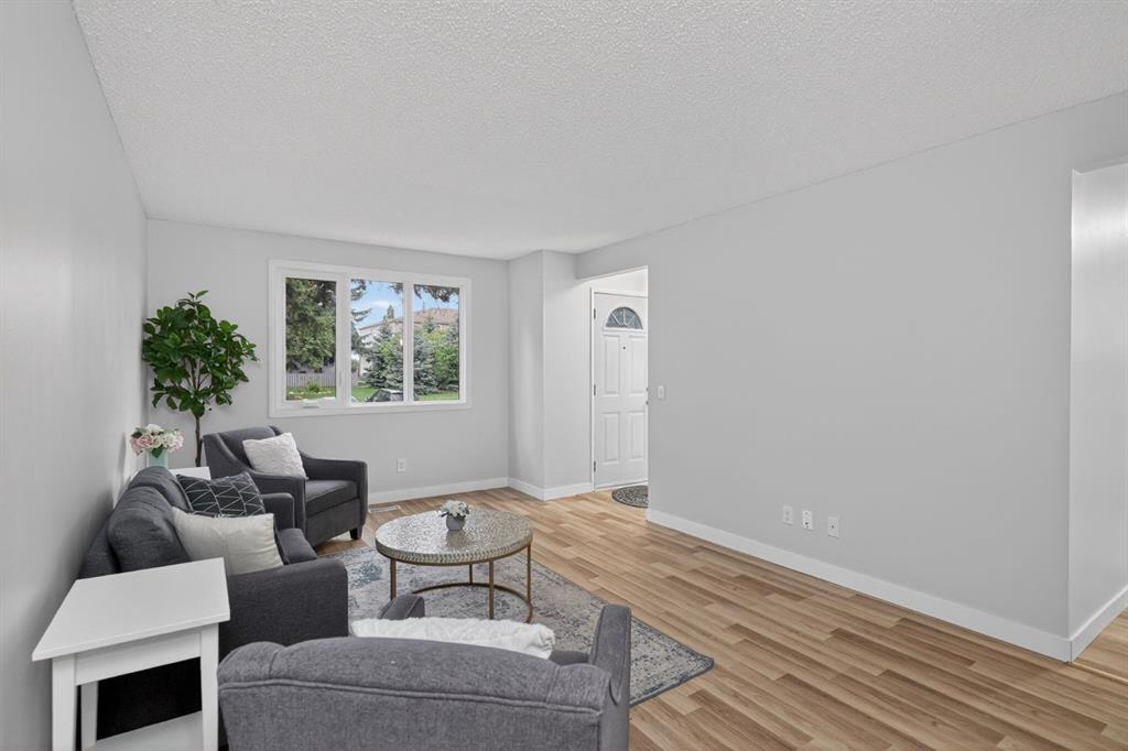 Third View of 86, 203 Lynnview Road SE, Ogden, Calgary, Alberta, T2C2C6