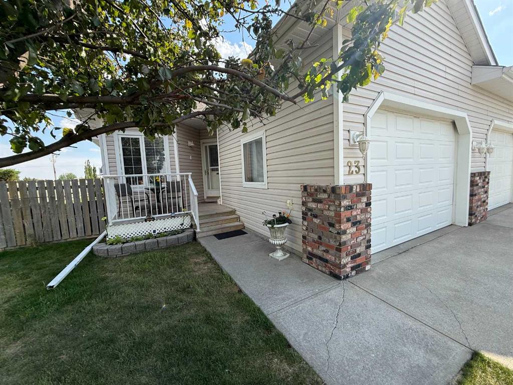 23 Skyline Crescent Crescent W, A2316156, Alberta,