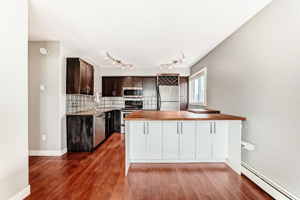 Fourth View of 4, 2902 17 Avenue SW, Shaganappi, Calgary, Alberta, T3E 0A9