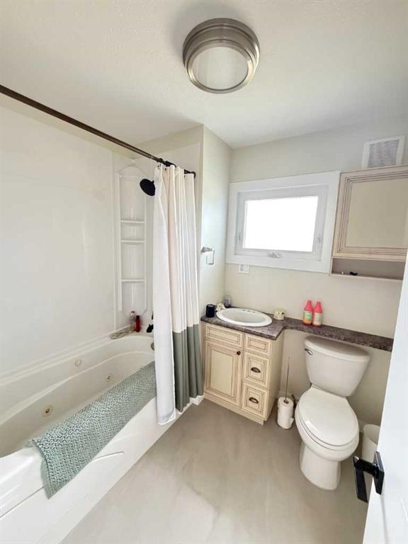 Fourth View of 203 3 Street , McLaughlin, McLaughlin, Alberta, T0B2Y0