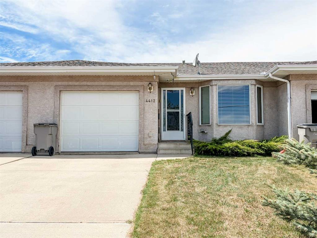 Third View of 4412 57 Street , Parkdale, Stettler, Alberta, T4K 1J1