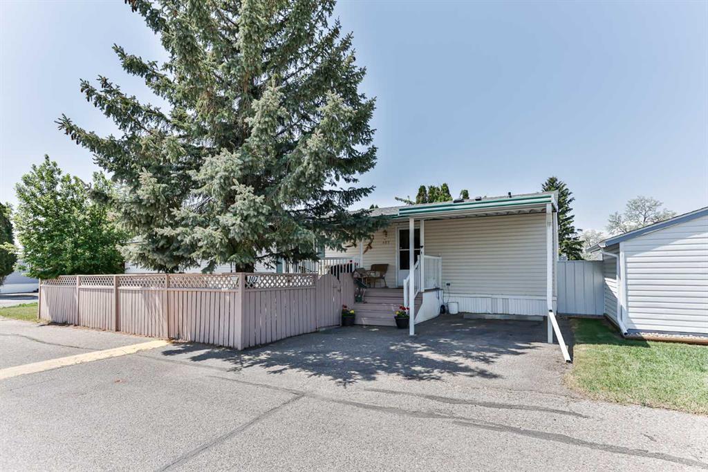 Third View of 107, 2300 13 Street N, Bridge Villa Estates, Lethbridge, Alberta, T1H 4E8