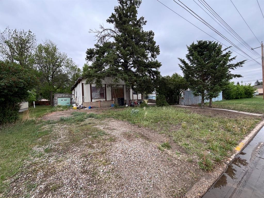15N 2 Street W, A2316383, Alberta,