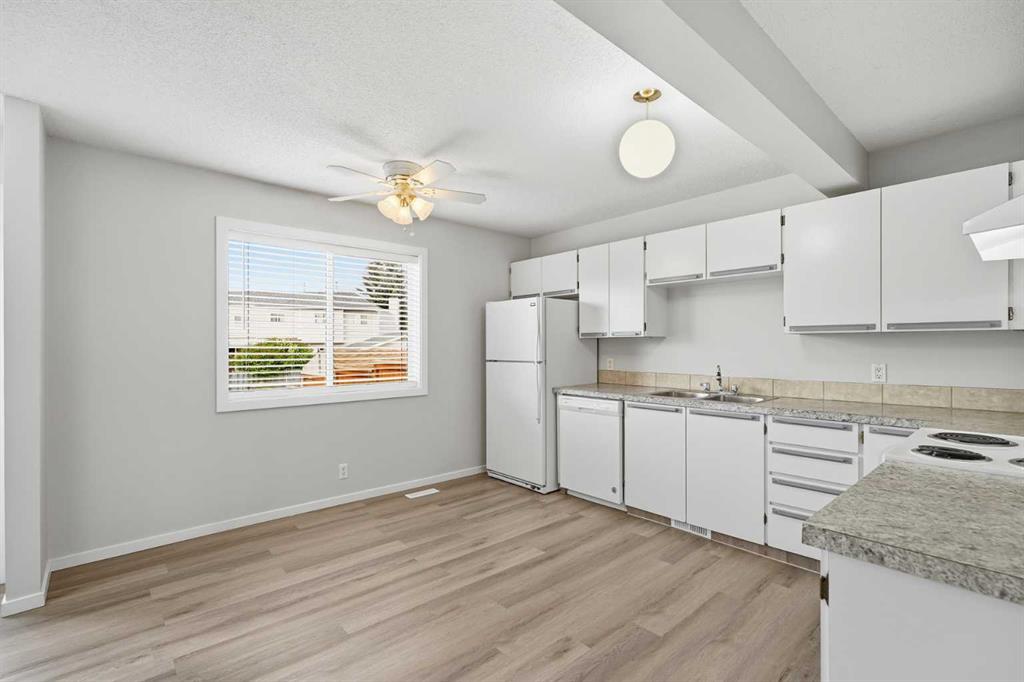 Fifth View of 20 Ellenwood Drive , Eastview Estates, Red Deer, Alberta, T4R2E3