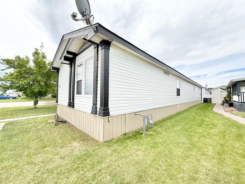 Fourth View of 56 Meadowplace Crescent E, Meadowbrook, Brooks, Alberta, T1R 1B6