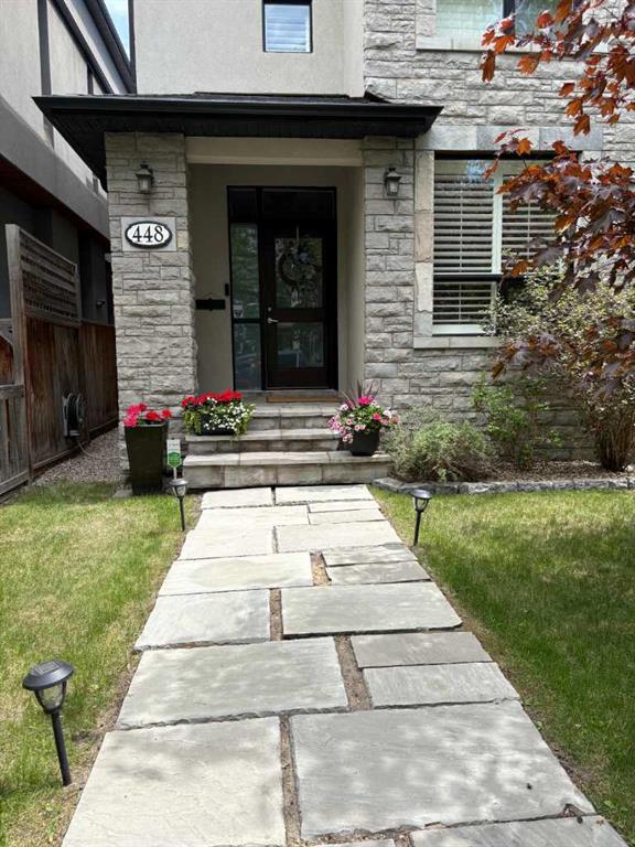 Third View of 448 13 Street NW, Hillhurst, Calgary, Alberta, T2N 1Z2