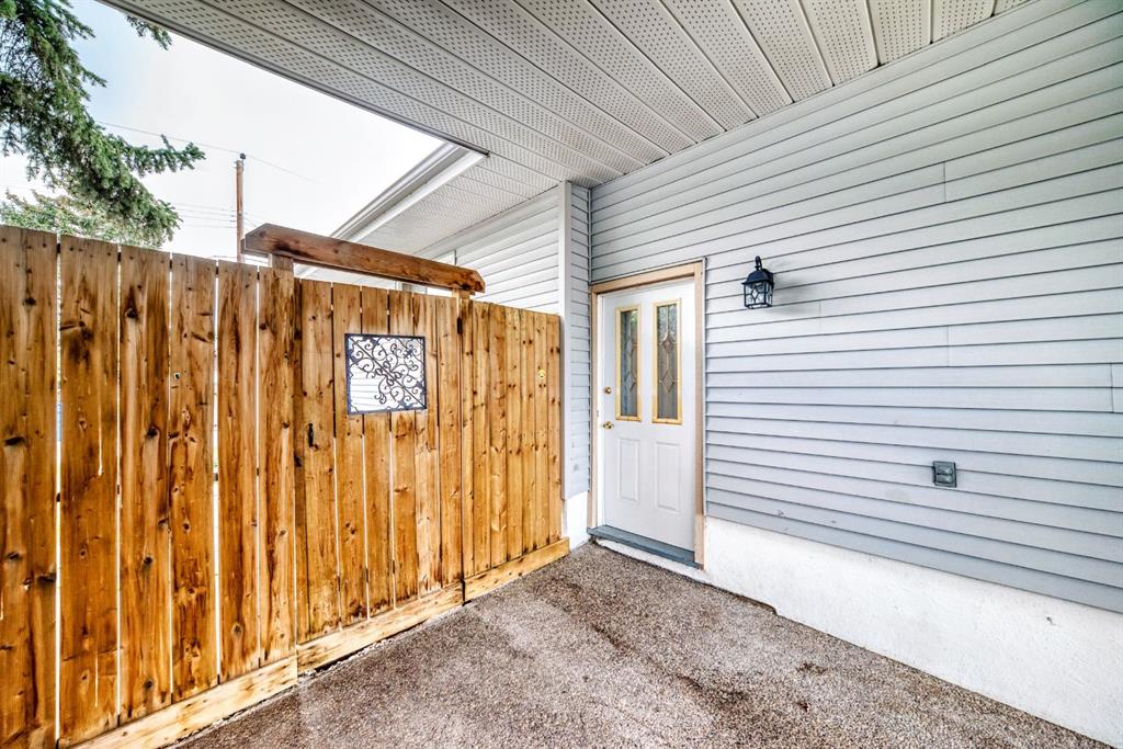 Fifth View of 4603 41 Street NW, Varsity, Calgary, Alberta, T3A 0N4