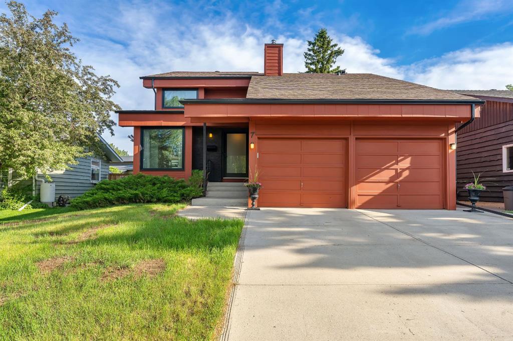 7 Deerwood Road SE, A2316466, Alberta,
