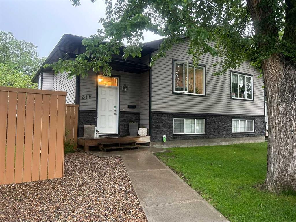 312 4 Avenue NW, A2316496, Alberta,