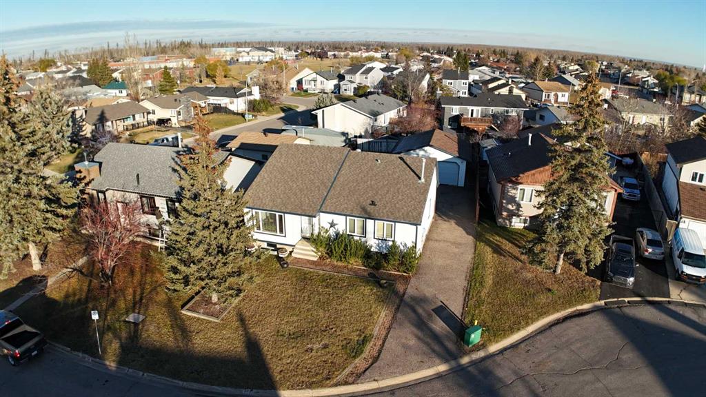 Third View of 105 Farrell Cove , Dickinsfield, Fort McMurray, Alberta, T9K 1N9