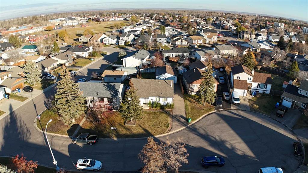 Fourth View of 105 Farrell Cove , Dickinsfield, Fort McMurray, Alberta, T9K 1N9