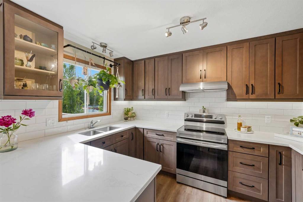 10 Carolina Drive , A2316646, Alberta,