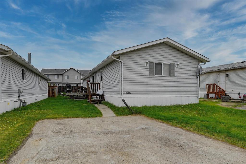 Second View of 9518 111 Avenue , N/A, Clairmont, Alberta, T0H0W3