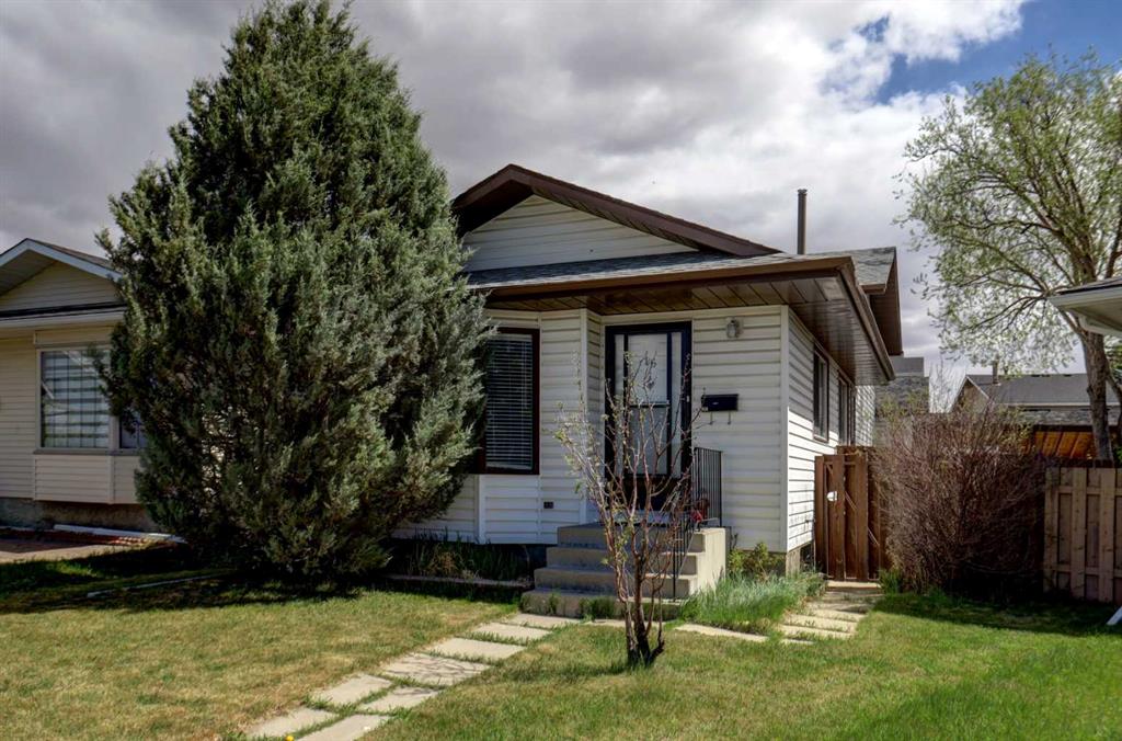 Third View of 16 Martingrove Mews NE, Martindale, Calgary, Alberta, T3J2S9