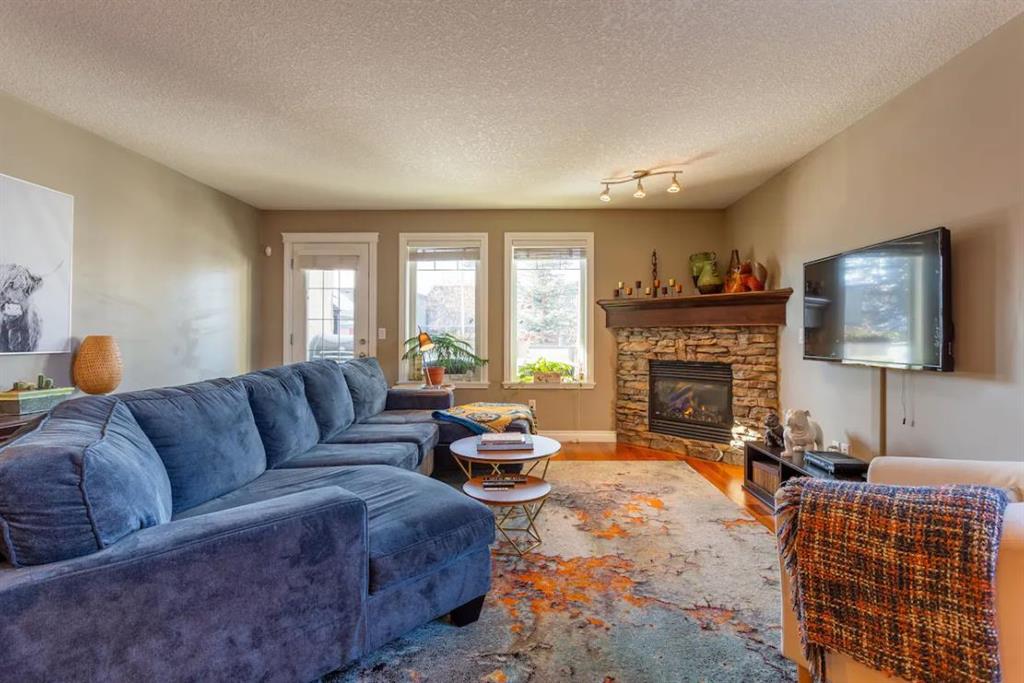 Fifth View of 201, 1920 26 Street SW, Killarney/Glengarry, Calgary, Alberta, T3E 2A1