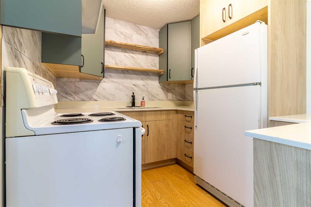Fourth View of 203A, 295 Columbia Boulevard W, Varsity Village, Lethbridge, Alberta, T1K 4B8