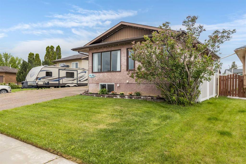 910 7 Street SE, A2316777, Alberta,