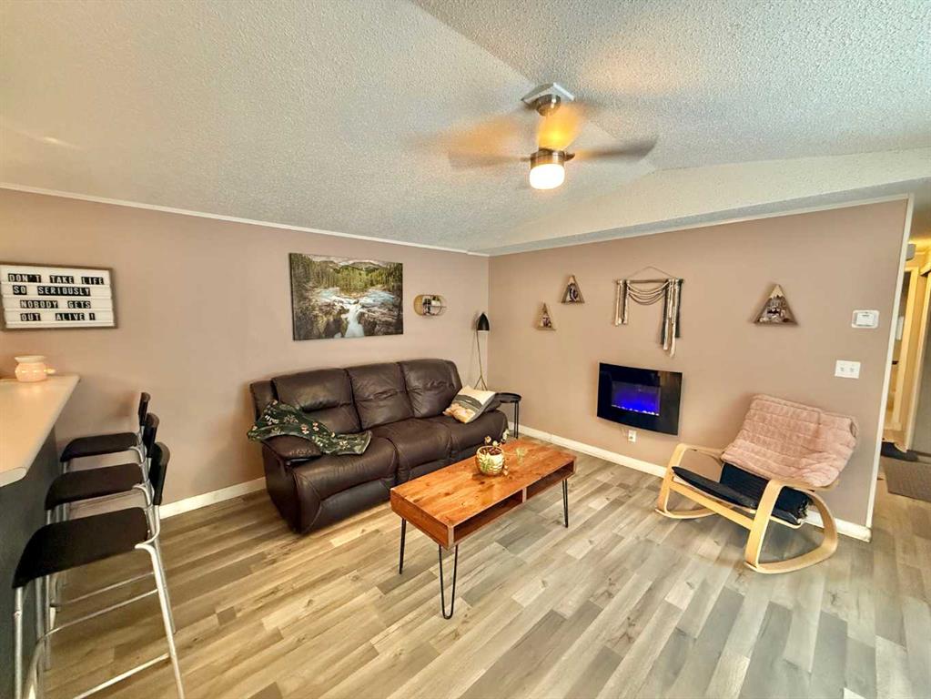 Third View of 325, 133 Jarvis Street , Mountain View, Hinton, Alberta, T7V1R9