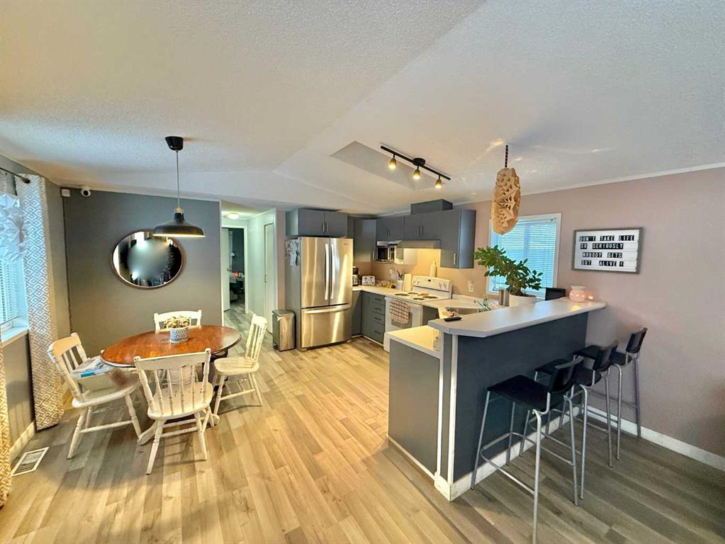 Fourth View of 325, 133 Jarvis Street , Mountain View, Hinton, Alberta, T7V1R9