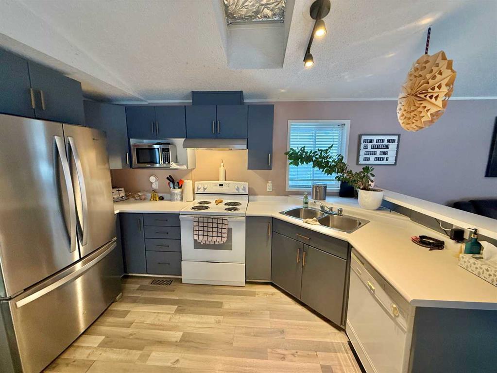 Fifth View of 325, 133 Jarvis Street , Mountain View, Hinton, Alberta, T7V1R9