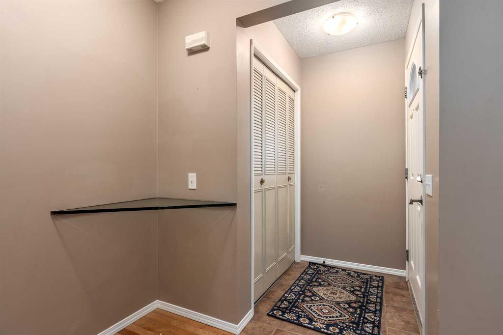 Fifth View of 31, 5625 Silverdale Drive NW, Silver Springs, Calgary, Alberta, T3B 4N5