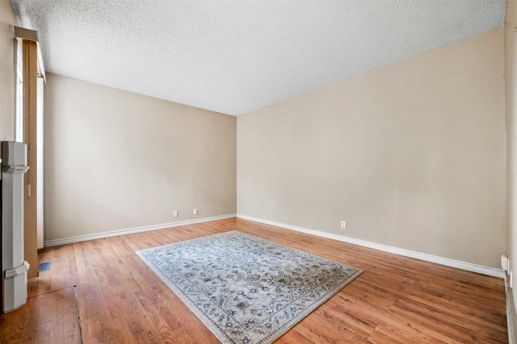 Fifth View of 9, 3200 60 Street NE, Pineridge, Calgary, Alberta, T1Y 4K8