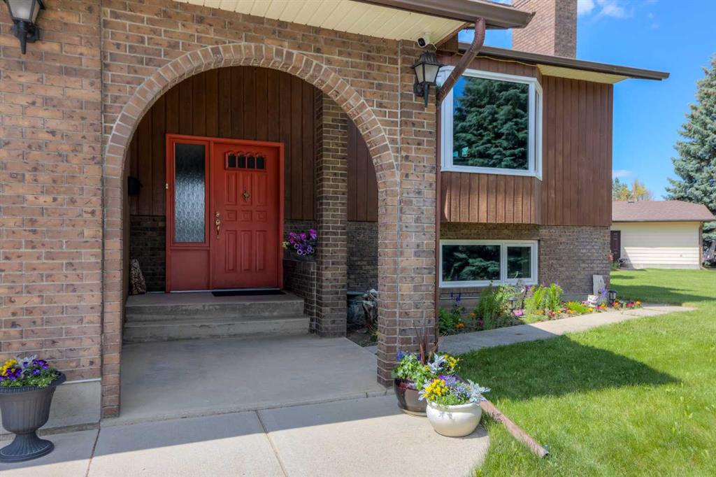 Third View of 94 Elm Crescent S, Redwood, Lethbridge, Alberta, T1K 4X1