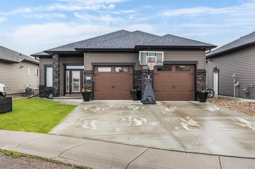 Third View of 936 Maskell Place SE, NONE, Redcliff, Alberta, T0J 2P0