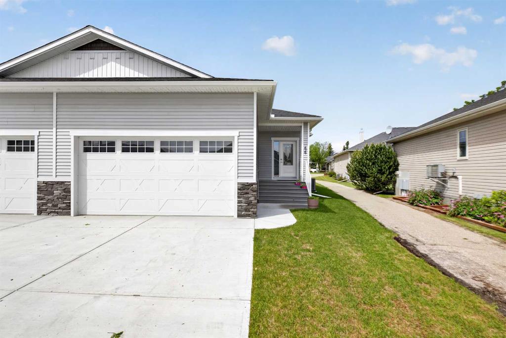 66 STENLEA Gate , A2316948, Alberta,