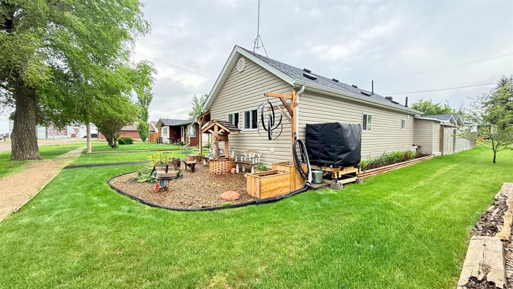 106 1 Street W, A2316957, Saskatchewan,
