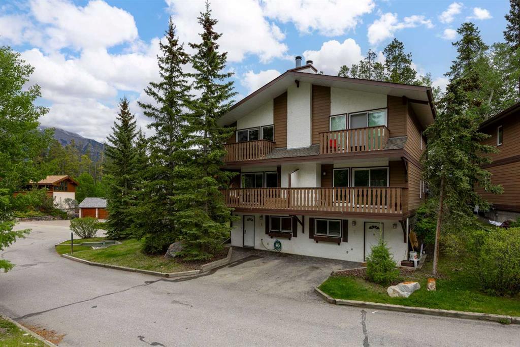 Third View of 1, 1061 Evergreen Circle , Rundleview Ests, Canmore, Alberta, T1W 2R2