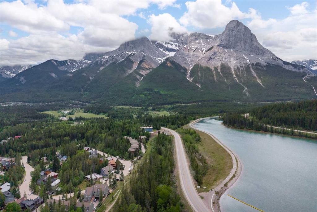 Fourth View of 1, 1061 Evergreen Circle , Rundleview Ests, Canmore, Alberta, T1W 2R2