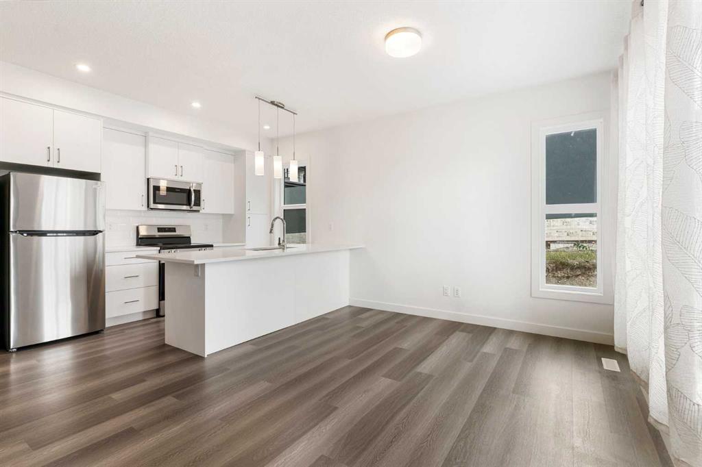 Fourth View of 4, 2117 81 Street SW, Springbank Hill, Calgary, Alberta, T3H 6H5