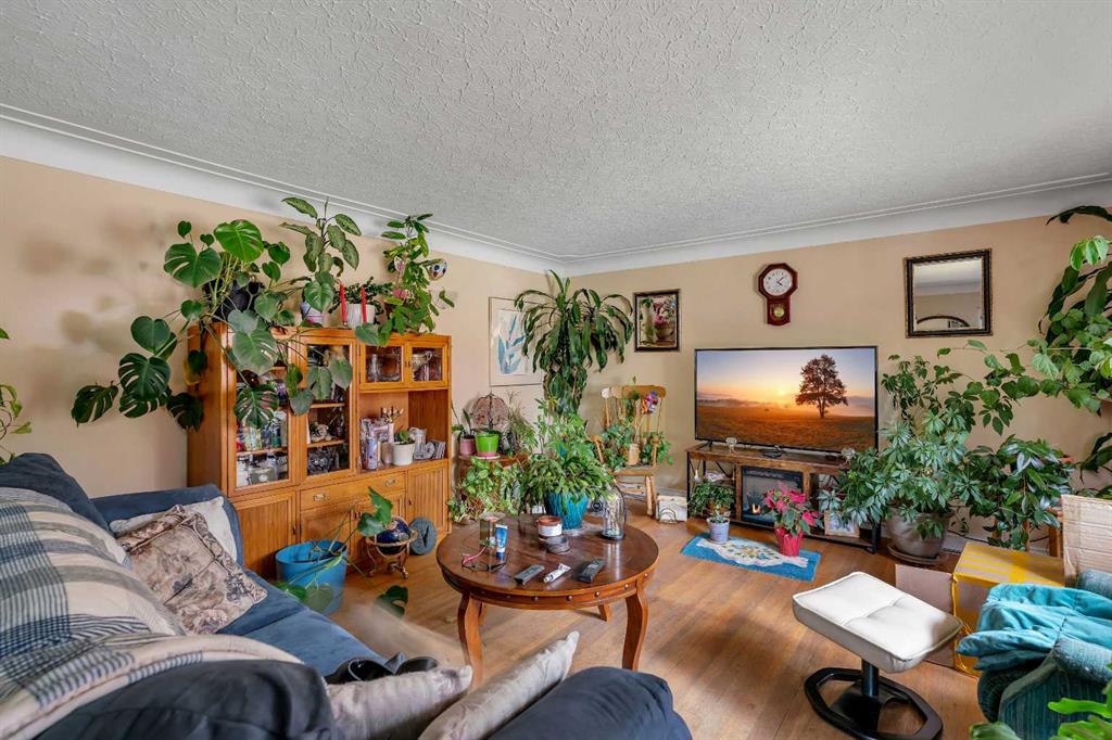 Third View of 7621 23 Street SE, Ogden, Calgary, Alberta, T2C 0Y2
