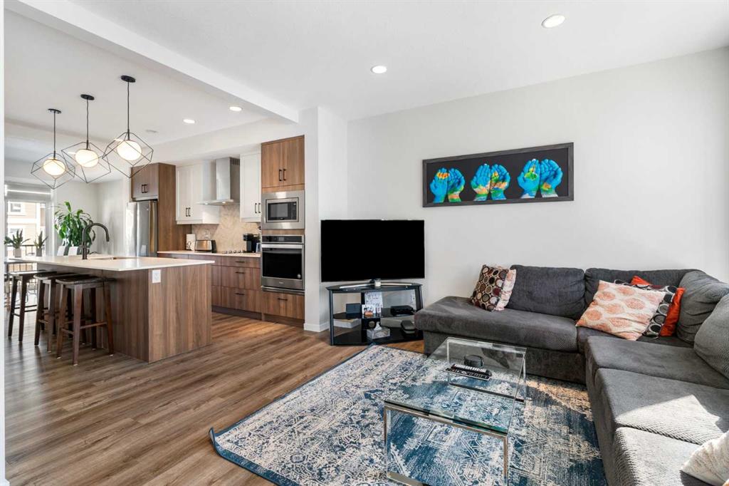 Third View of 1201, 355 Nolancrest Heights NW, Nolan Hill, Calgary, Alberta, T3R0Z9