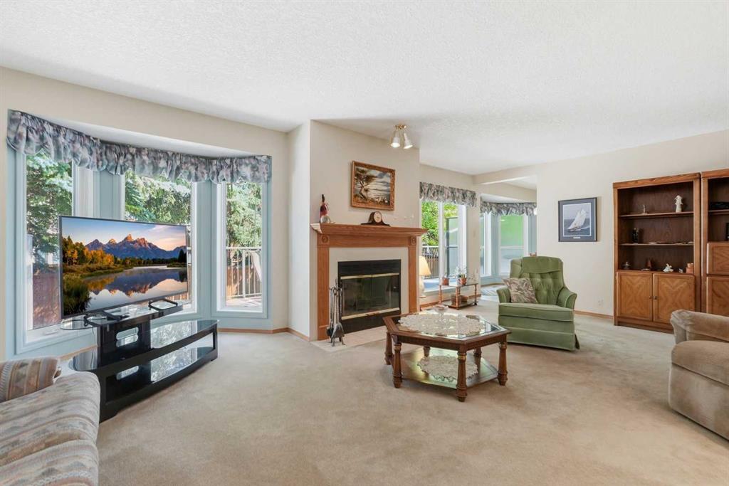 Fifth View of 22A Woodmeadow Close SW, Woodlands, Calgary, Alberta, T2W 4L8