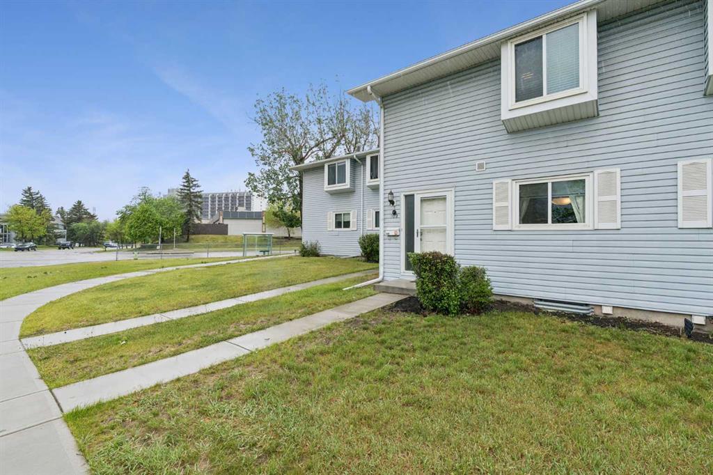 Third View of 109, 4810 40 Avenue SW, Glamorgan, Calgary, Alberta, T3E 1E5