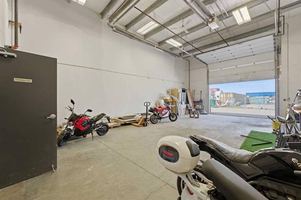 7, 10 Wrangler Place SE, A2317132, Alberta,