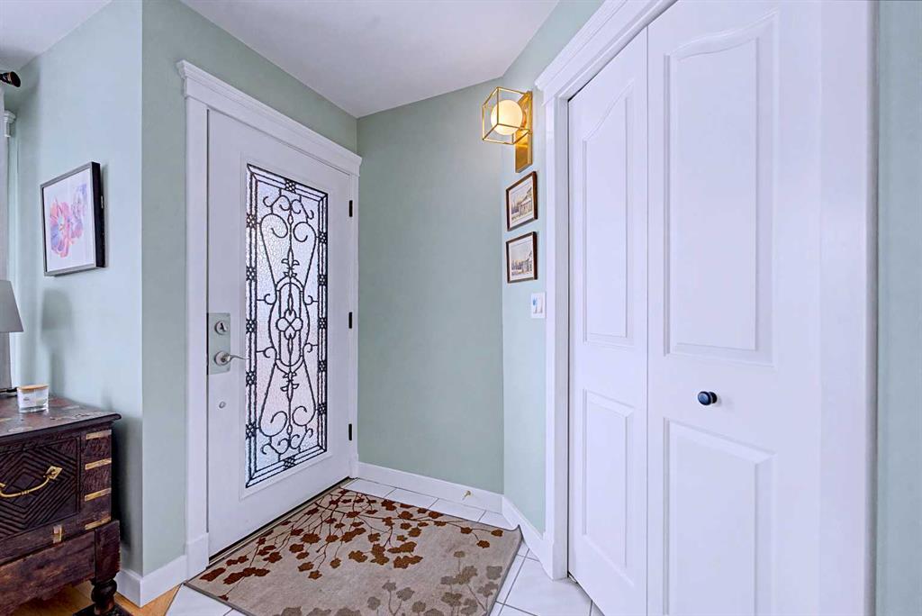 Fourth View of 1631 16A Street SE, Inglewood, Calgary, Alberta, T2G3S6